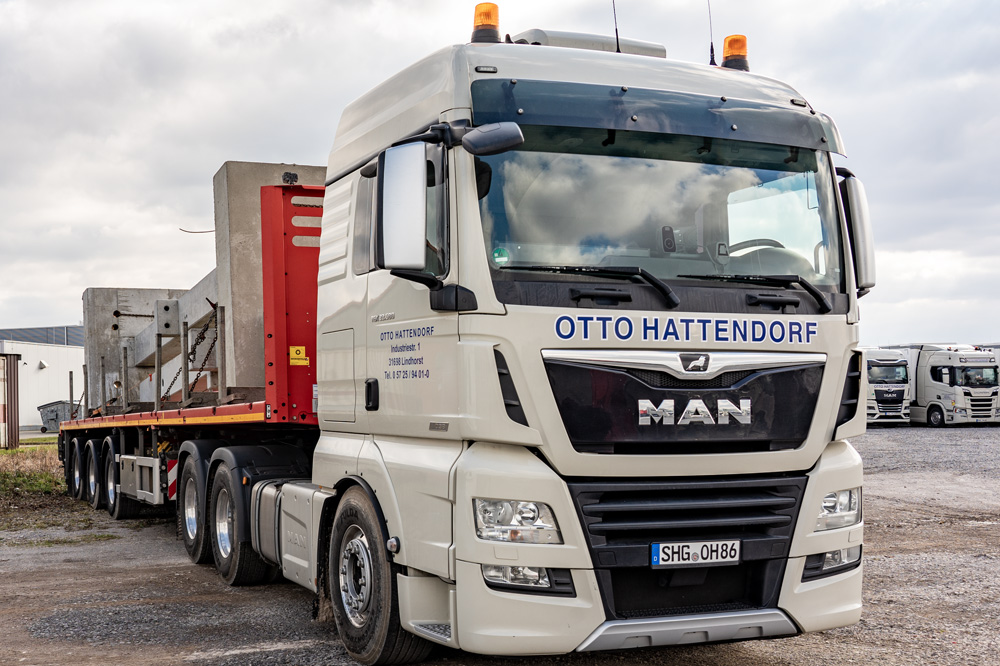 Schwertransporte--Otto-Hattendorf