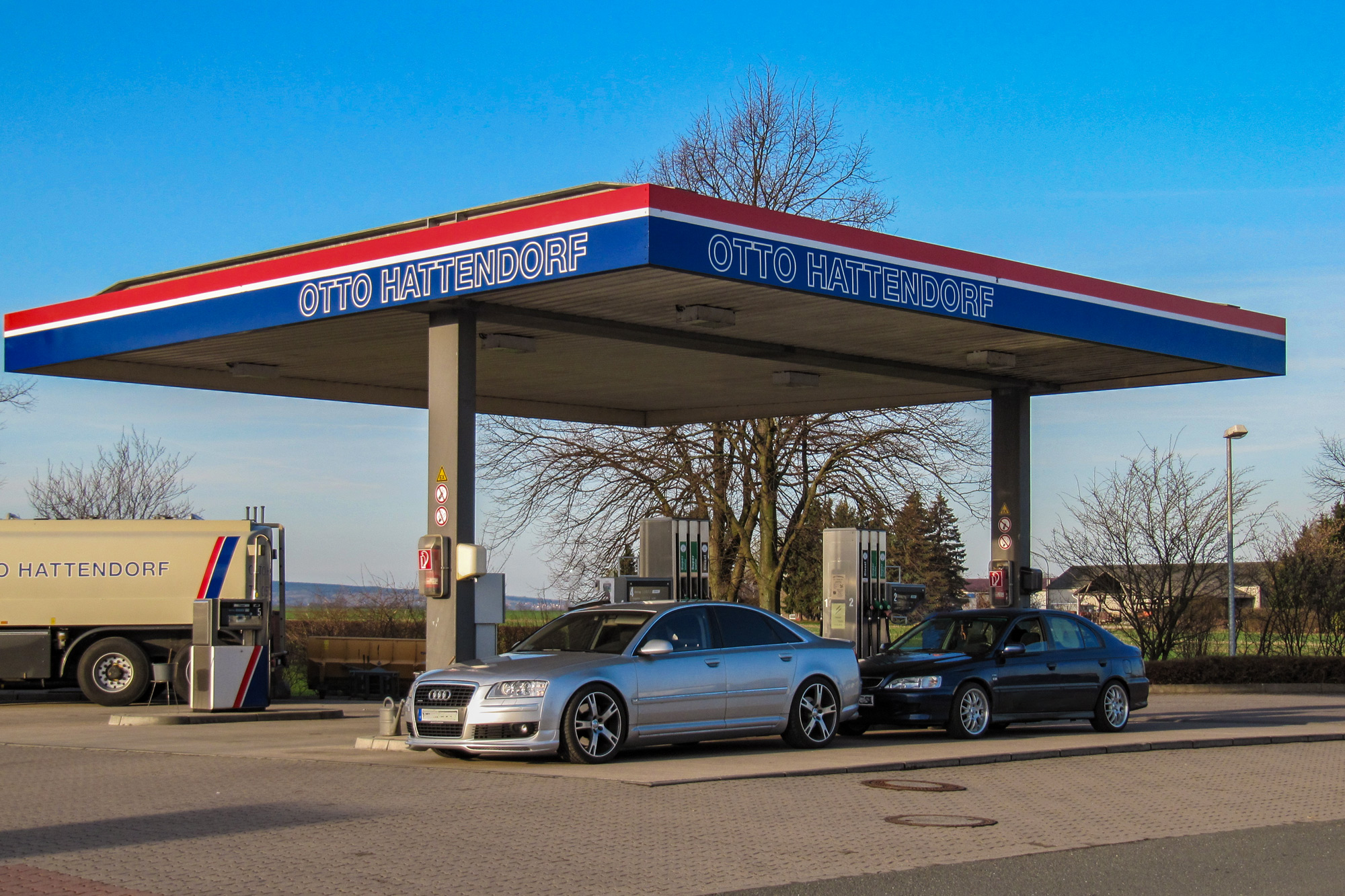 Tankstelle--Otto-Hattendorf