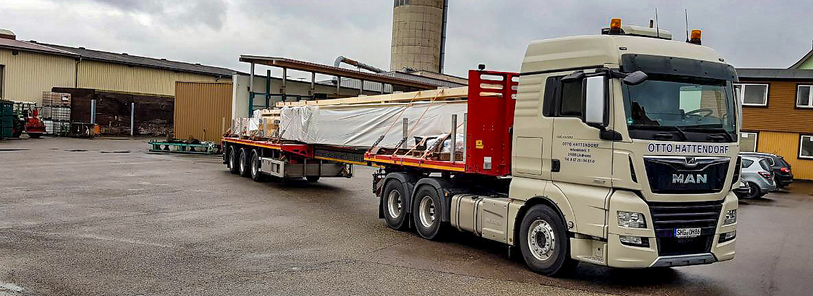 3-Achs Tele-Sattel 3-Achs Tele-Sattel Für alle speziellen, schweren, langen und breiten Transporte stehen uns Tele-Sattel Auflieger des belgischen Fahrzeugbauers Faymonville mit modernster Technik in unserem Fuhrpark zur Verfügung.